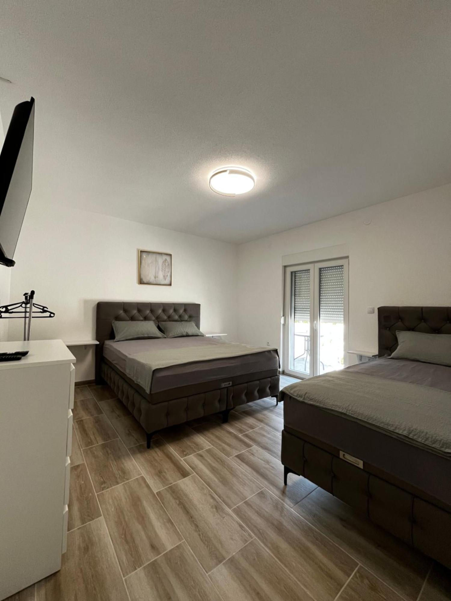 Twin Apartments Ivanica Εξωτερικό φωτογραφία