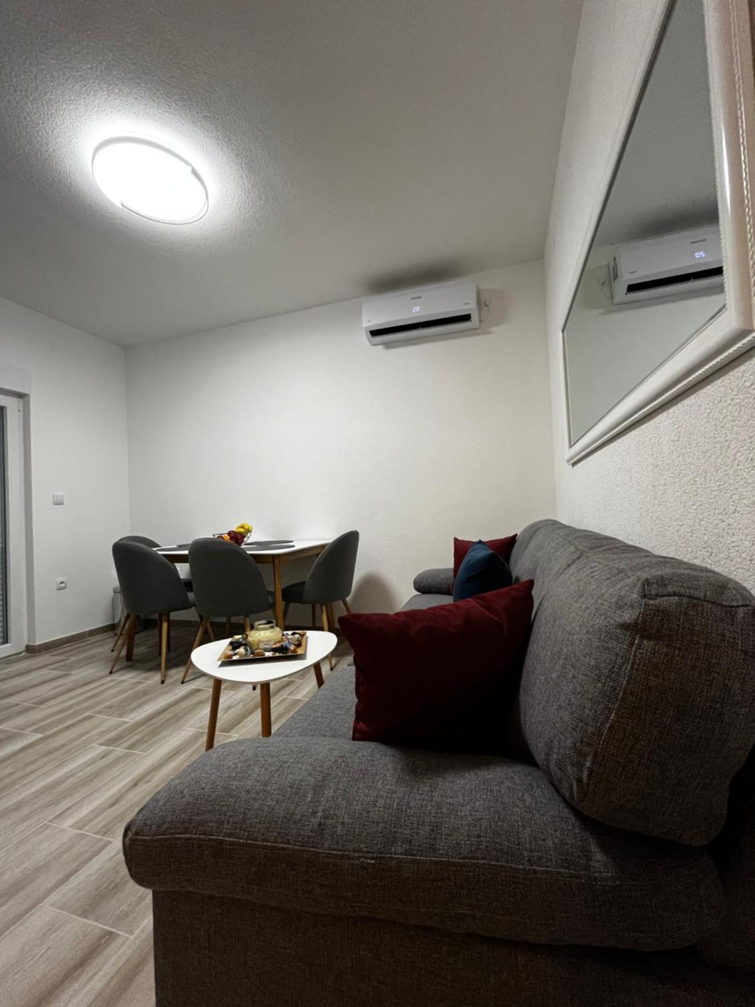 Twin Apartments Ivanica Εξωτερικό φωτογραφία