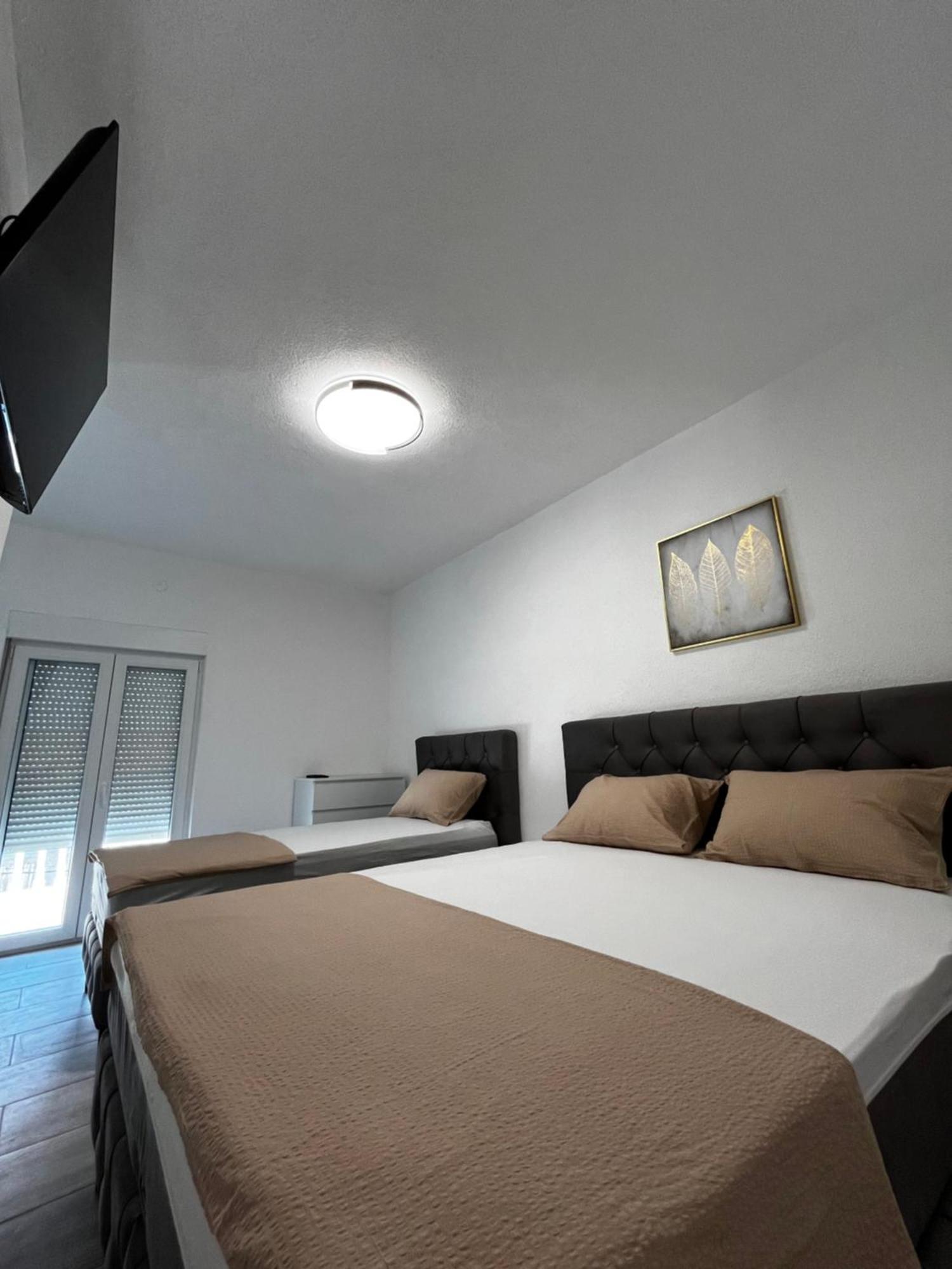 Twin Apartments Ivanica Εξωτερικό φωτογραφία